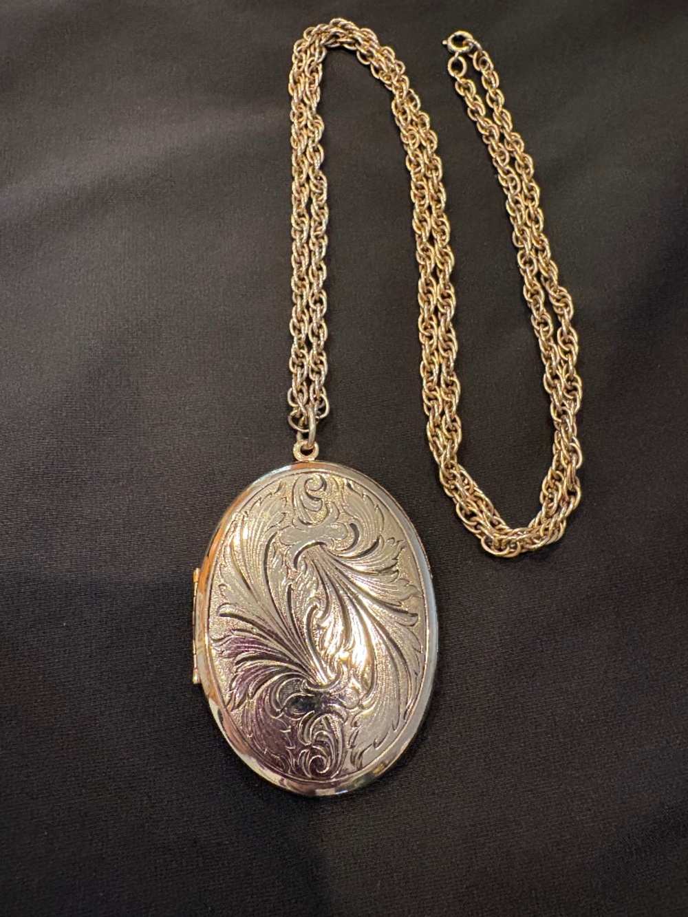 Locket - photo holder inside